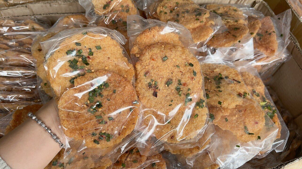 CƠM CHÁY CHIÊN MẮM HÀNH COMBO 10 BỊCH , MỖI BỊCH 3 MIẾNG