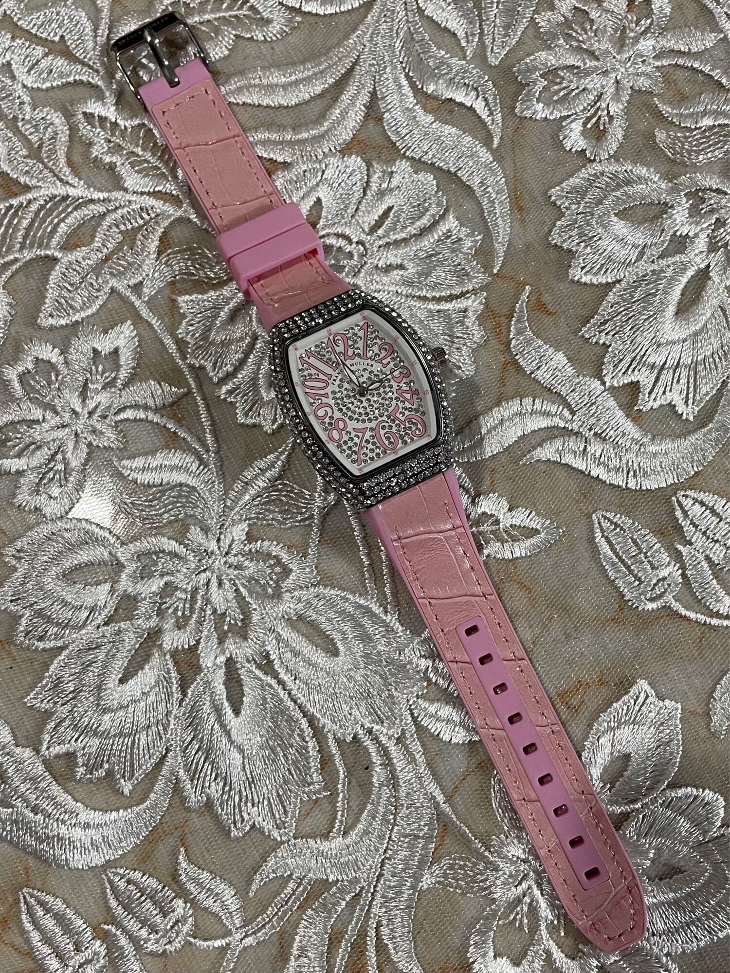 Đồng hồ nữ franck muller super hồng xinh yêu