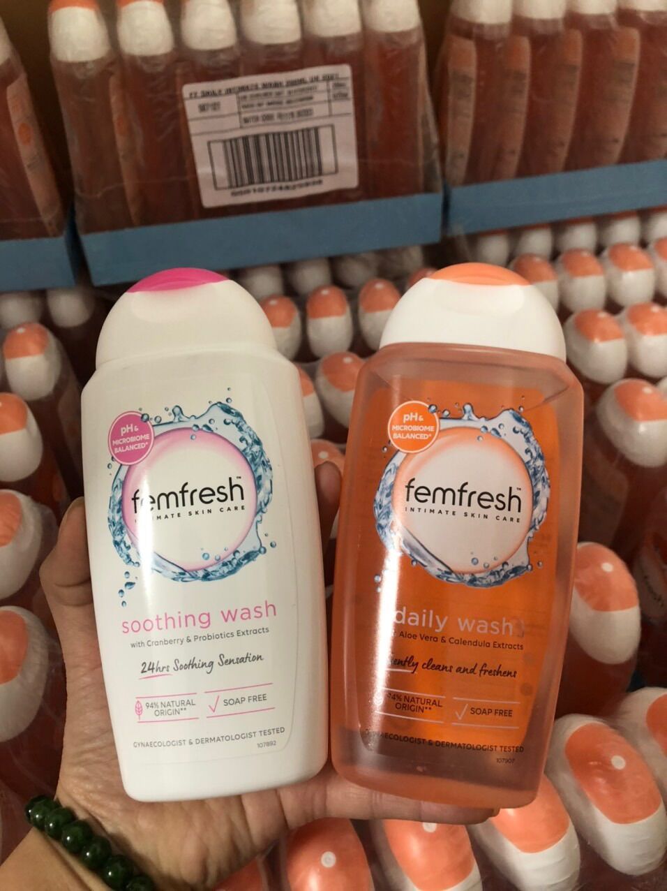 Dung dịch vệ sinh phụ nữ Femfresh Daily Intimate Wash 250ml