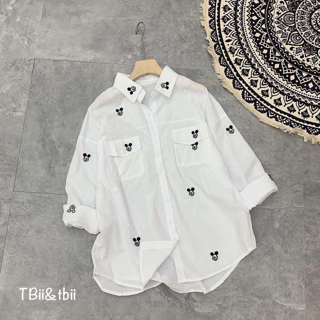Sơmi trắng form rộng in hình mickey 2 túi ngực