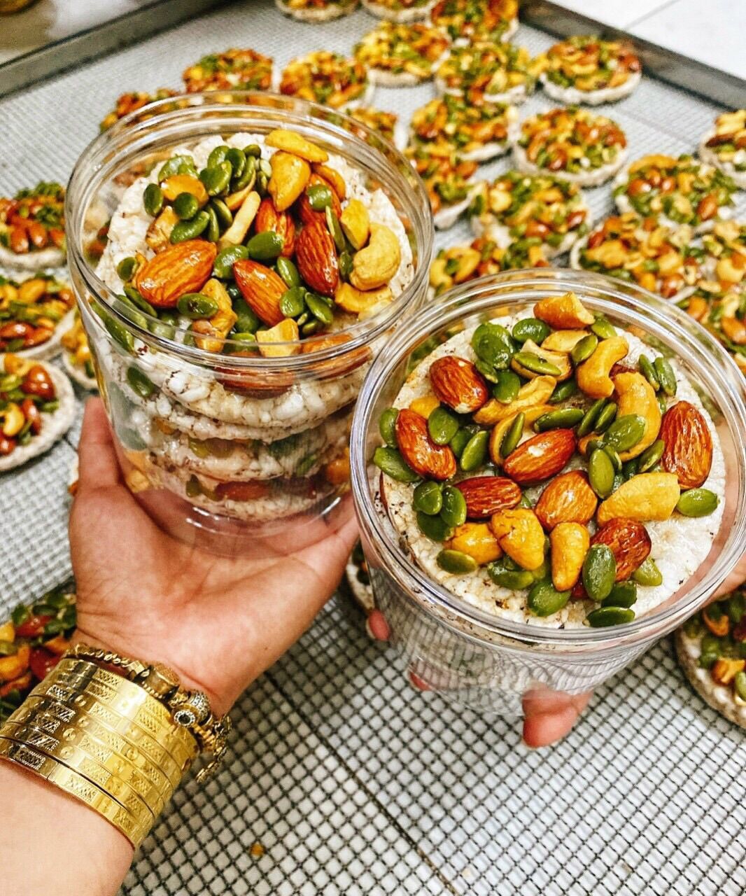 Bánh gạo lứt mix hạt dinh dưỡng nướng hạt dẻ 250gr