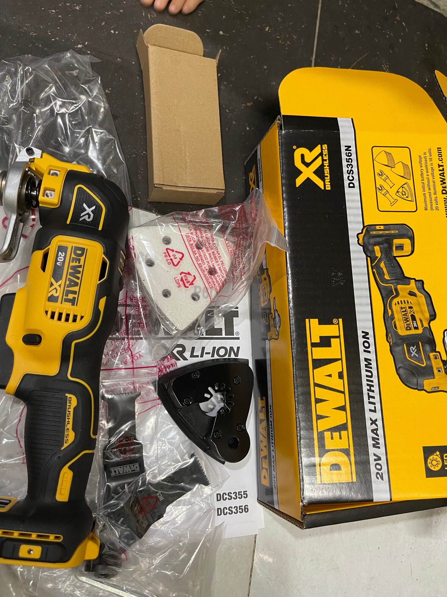 [HCM]DCS356N Thân máy cắt rung dùng pin 20V Max 18V DeWALT