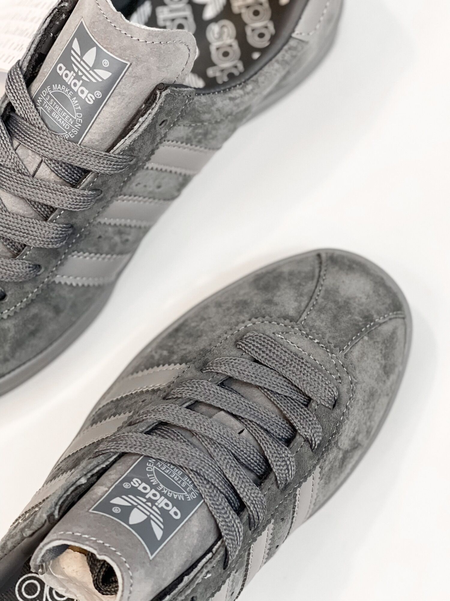 [HCM]Giày Sneakers nam da lộn cao cấp êm nhẹ (xám chuột)