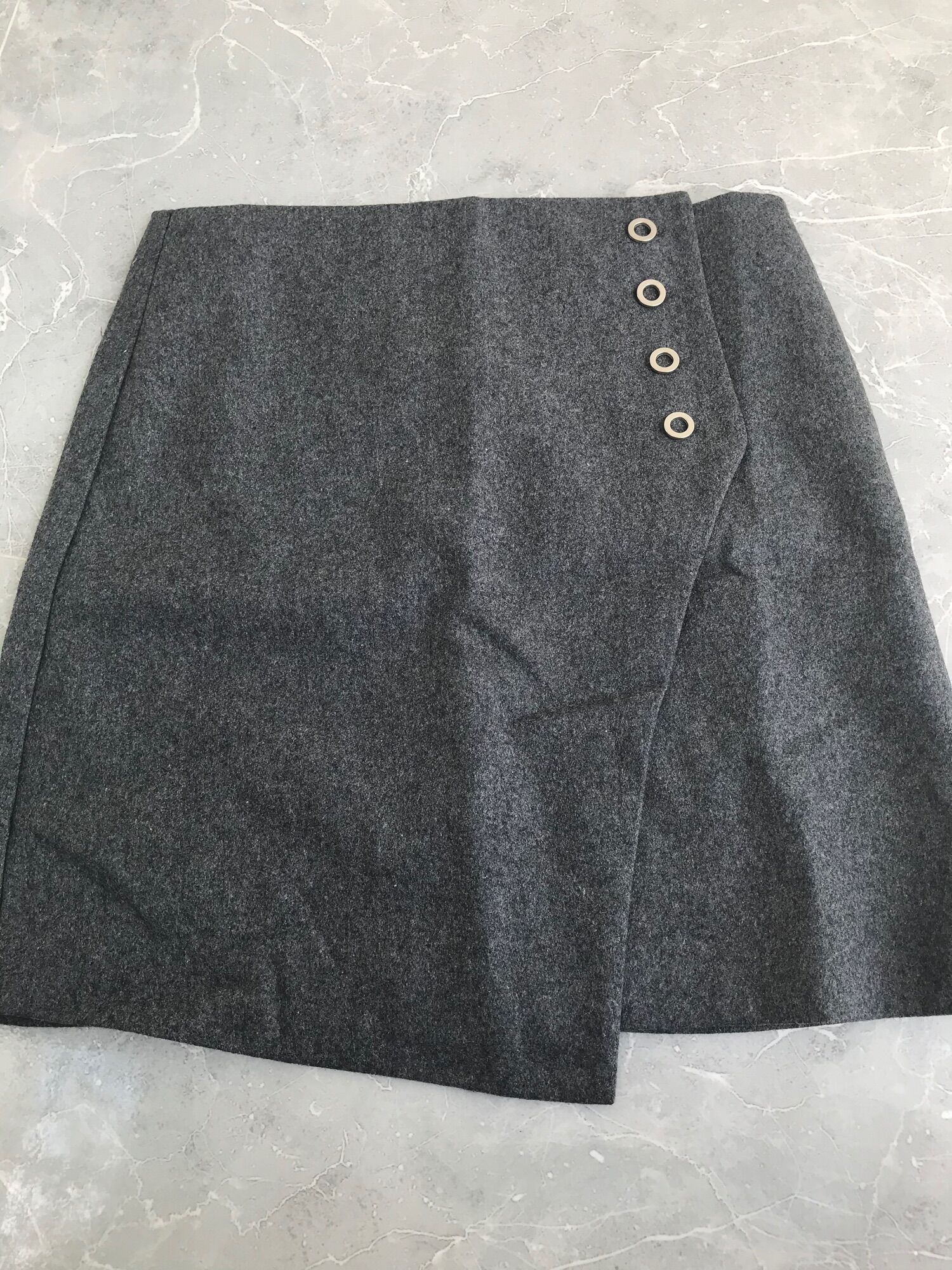 Chân váy chất nỉ màu xám đậm size S