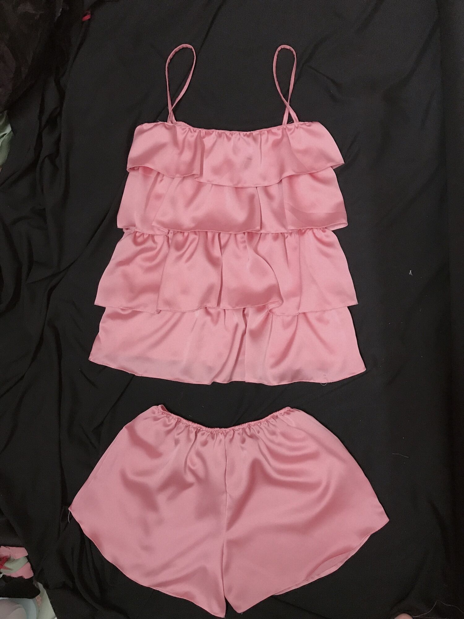 Bộ ngủ nữ 2 dây 4 tầng bèo chất lụa satin