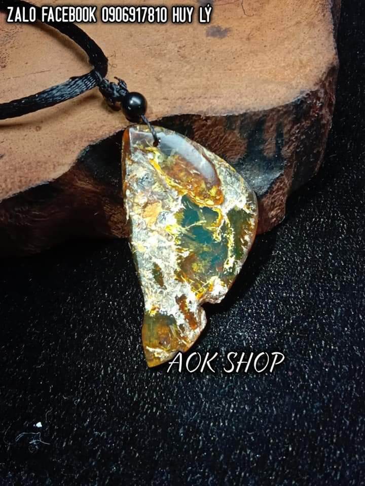 Hổ phách tự nhiên. thô chưa xử lý