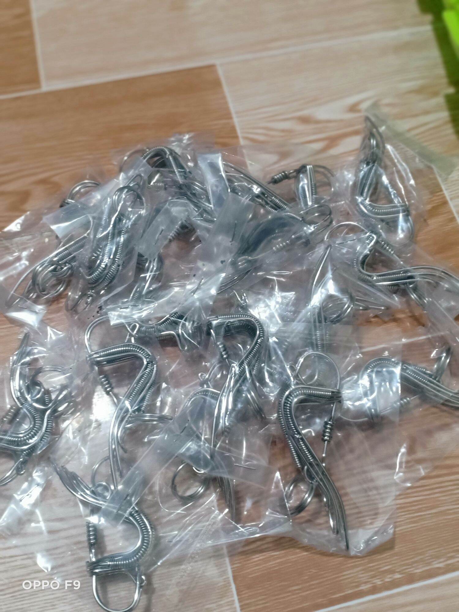 móc khoá inox uốn thủ công