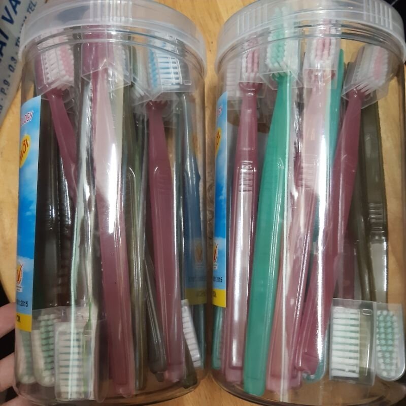 BÀN CHẢI ĐÁNH RĂNG HAPPY(1LON 25 CÂY)