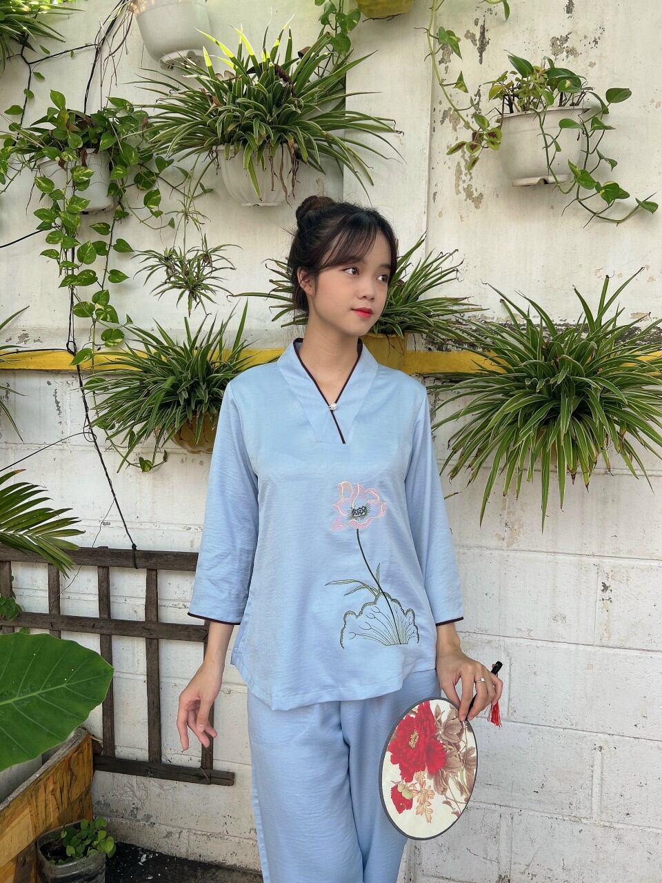 Đồ lam đi chùa, vải đũi, mẫu nút ngọc