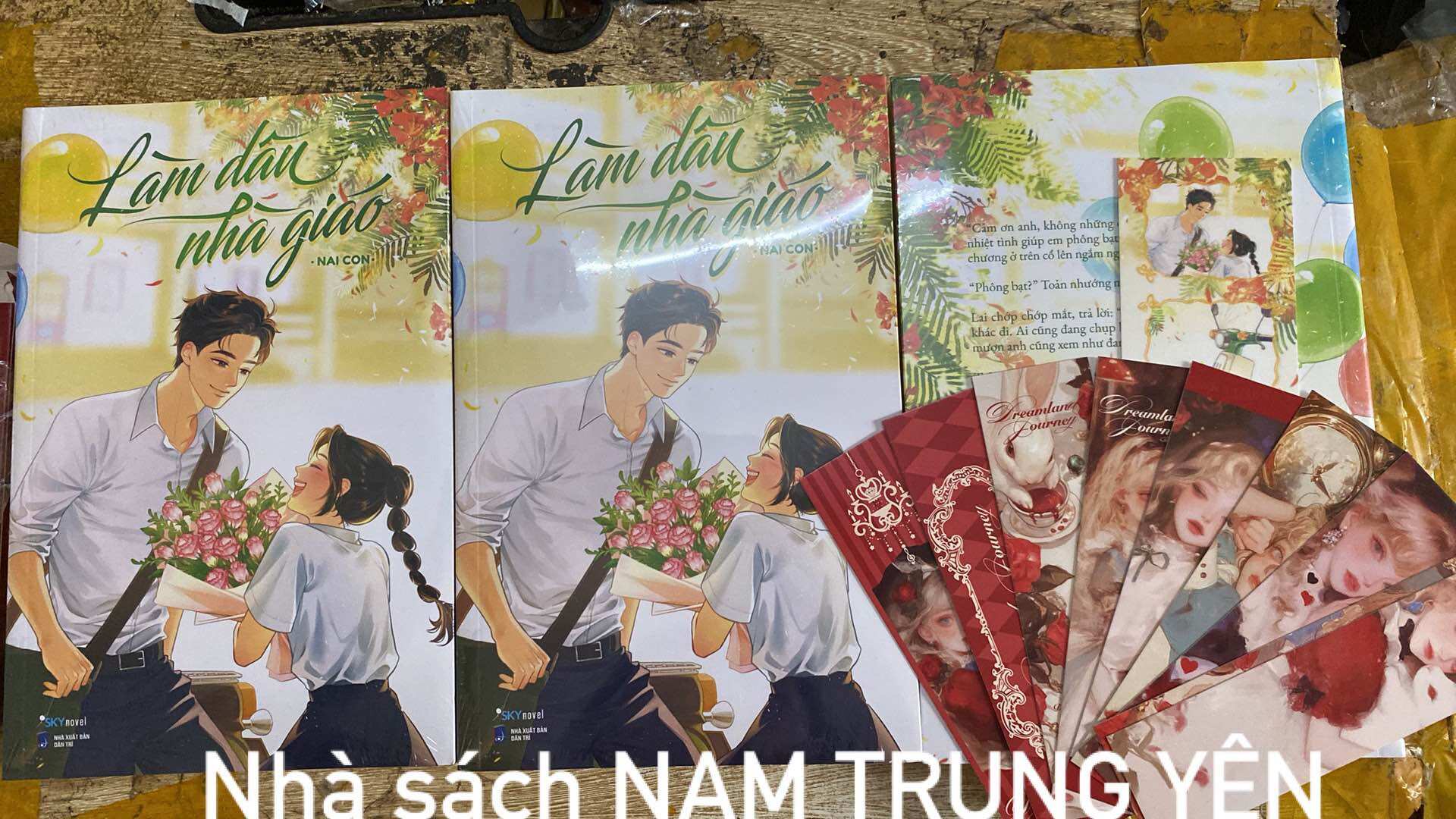 Sách - Làm dâu nhà giáo - Nai Con