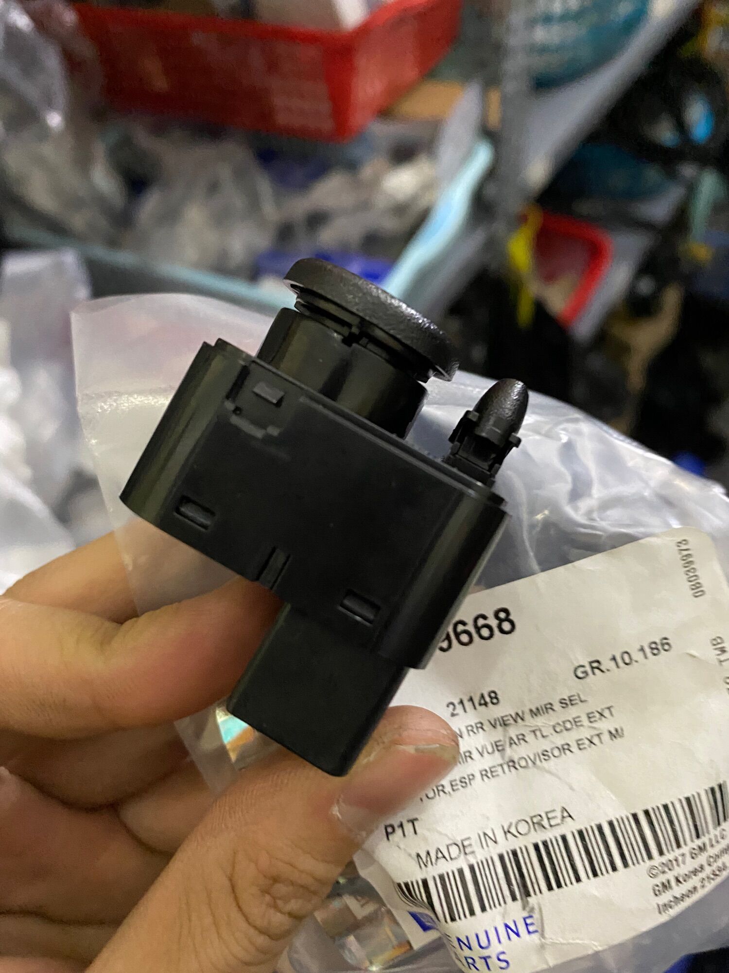 Công tắc chỉnh gương Spark(matiz 4) xịn Gm