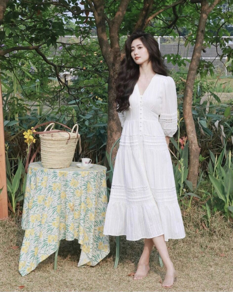 Maxi xô trắng tay phồng phối ren