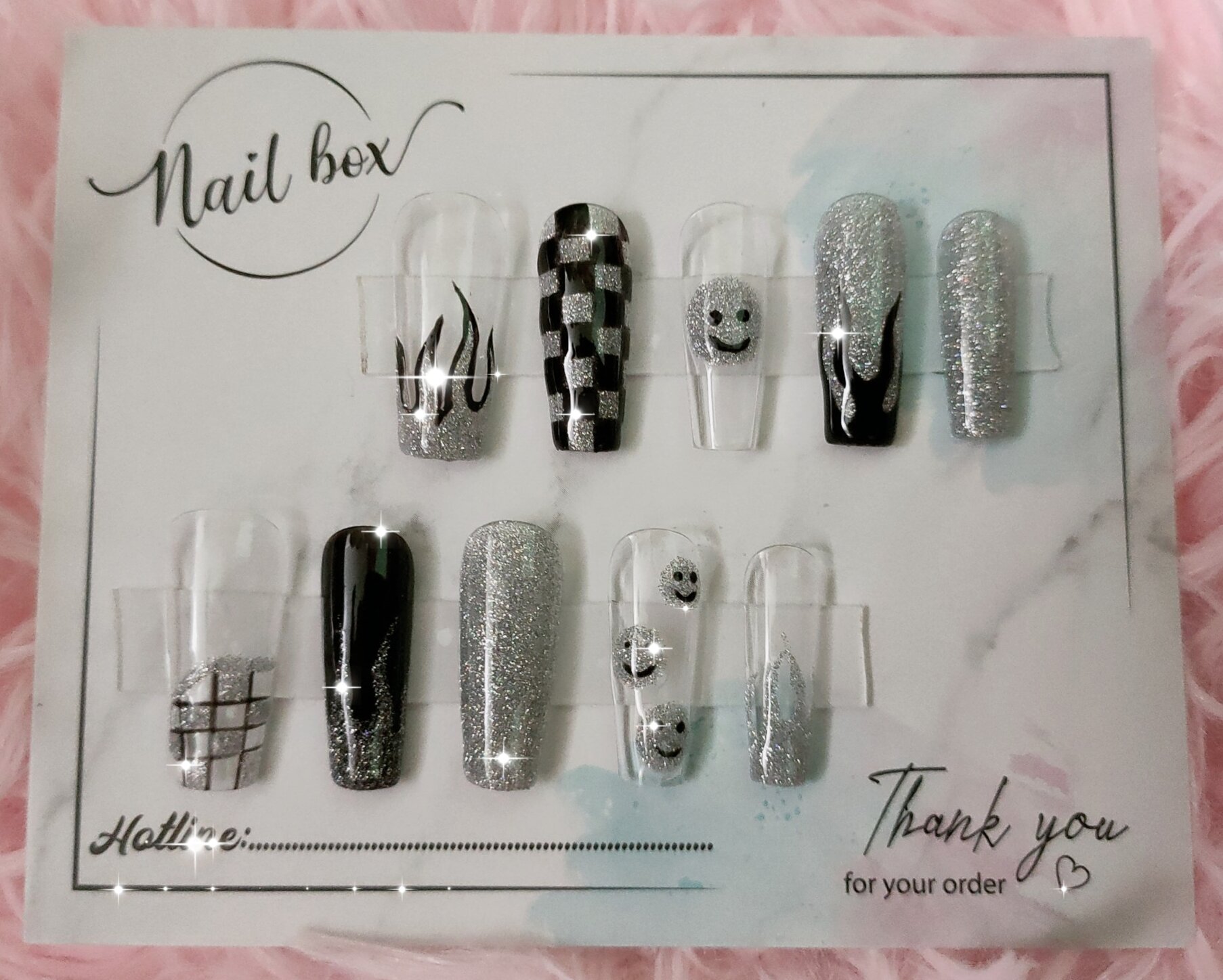 Nail box đen kim tuyến hoạ tiết icon và lửa - C312