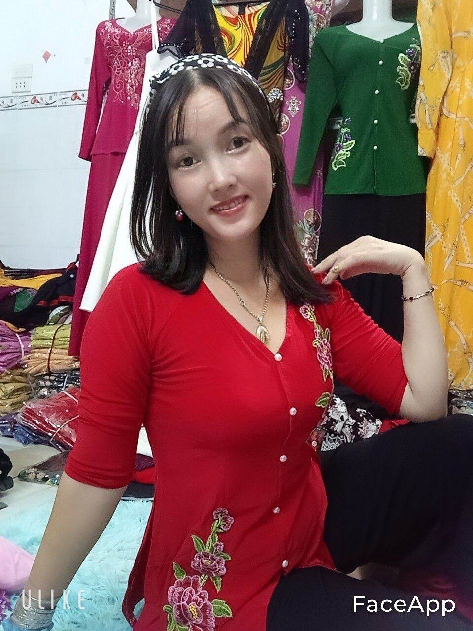 bộ bà ba thêu hoa sen