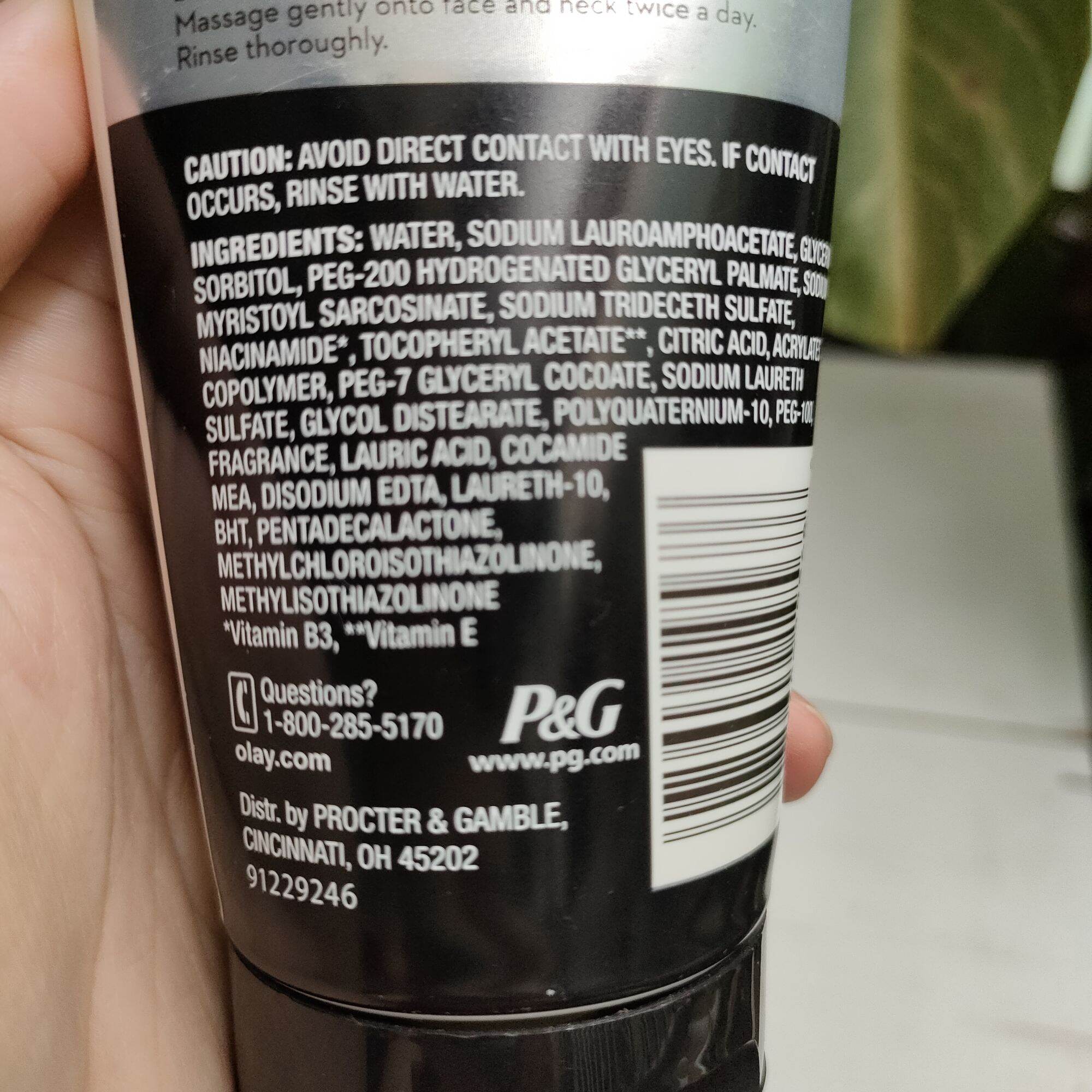 Sửa rửa mặt tạo bọt Olay total effects 7 in One 170ml -Mỹ