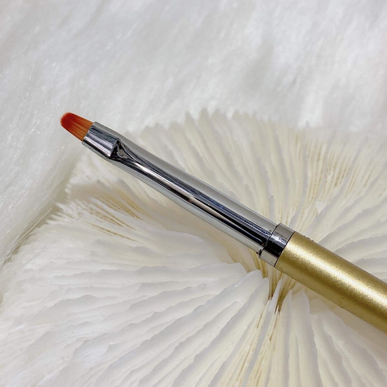 Cọ hoa cúc vẽ nail