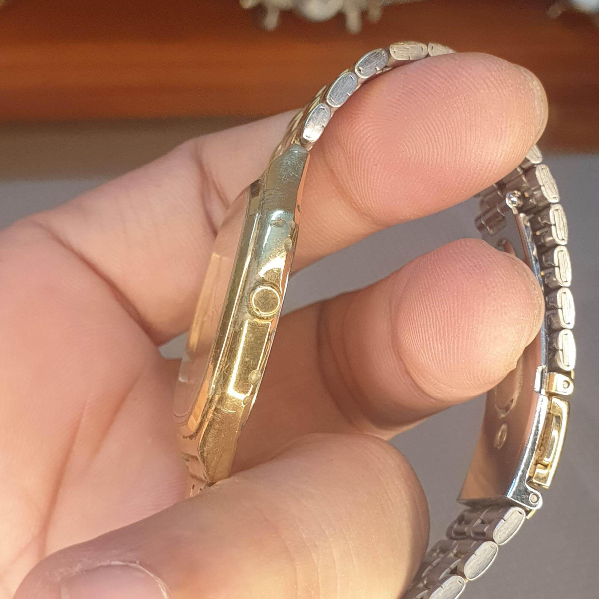Đồng hồ nam hiệu Seiko của Nhật