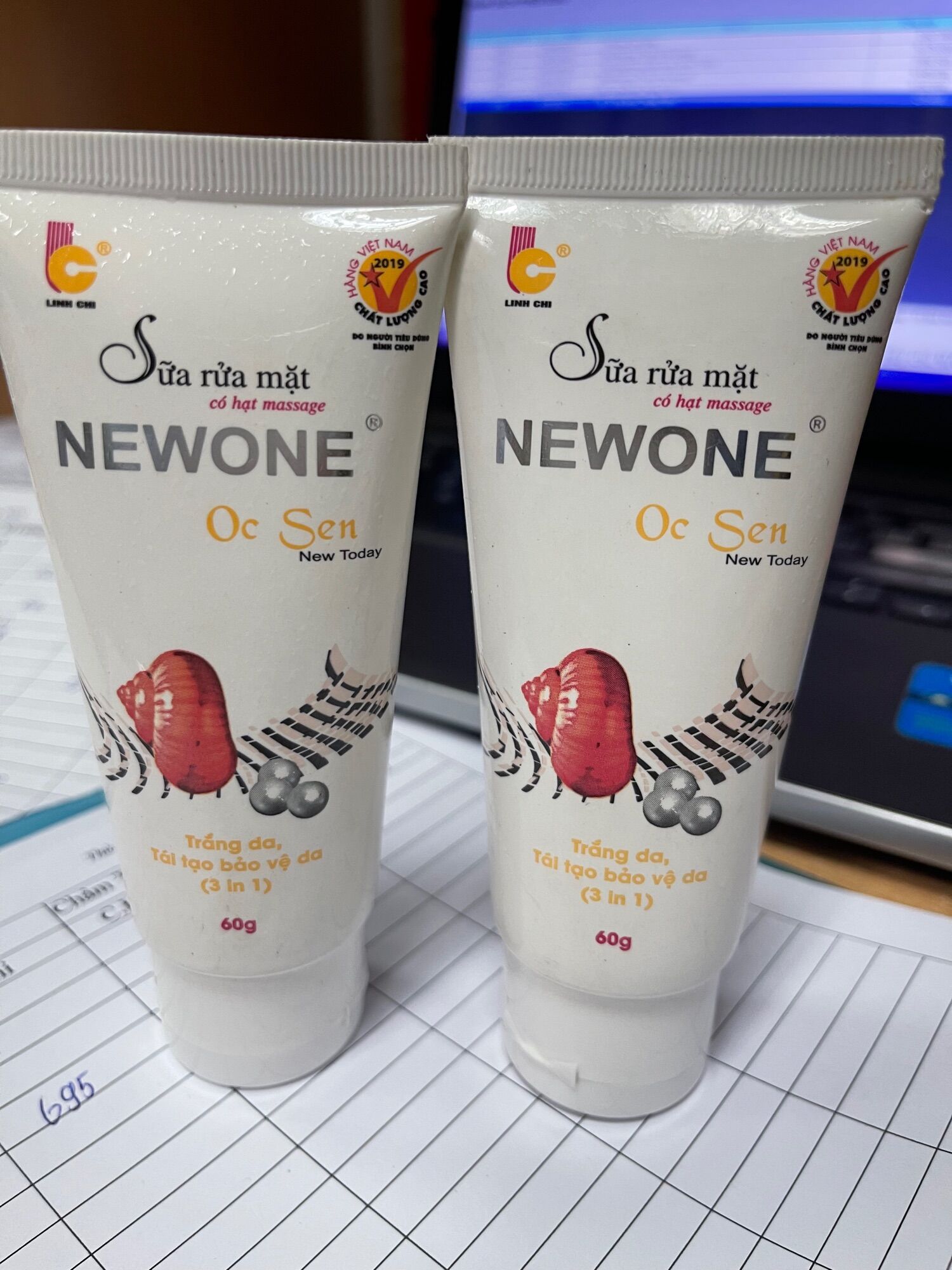Sữa rửa mặt Newone ốc sen 60g