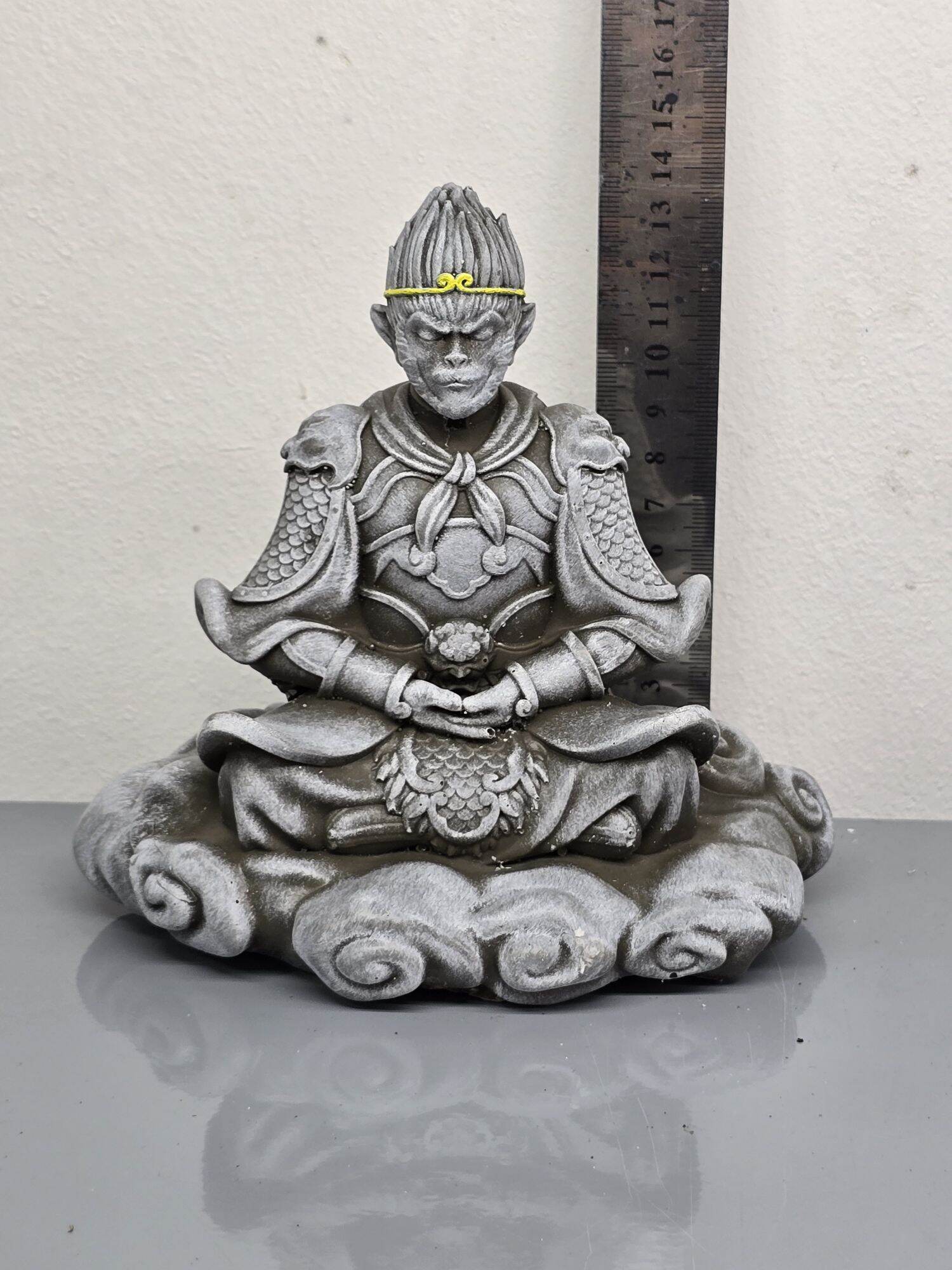 Tượng Ngộ Không ngồi Thiền