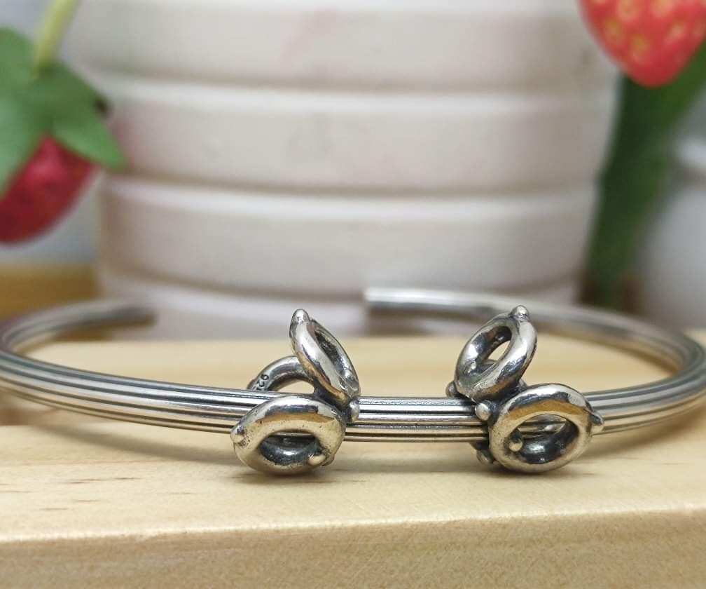 GauBee Charm bạc 925 kiềng C sọc tb xỏ