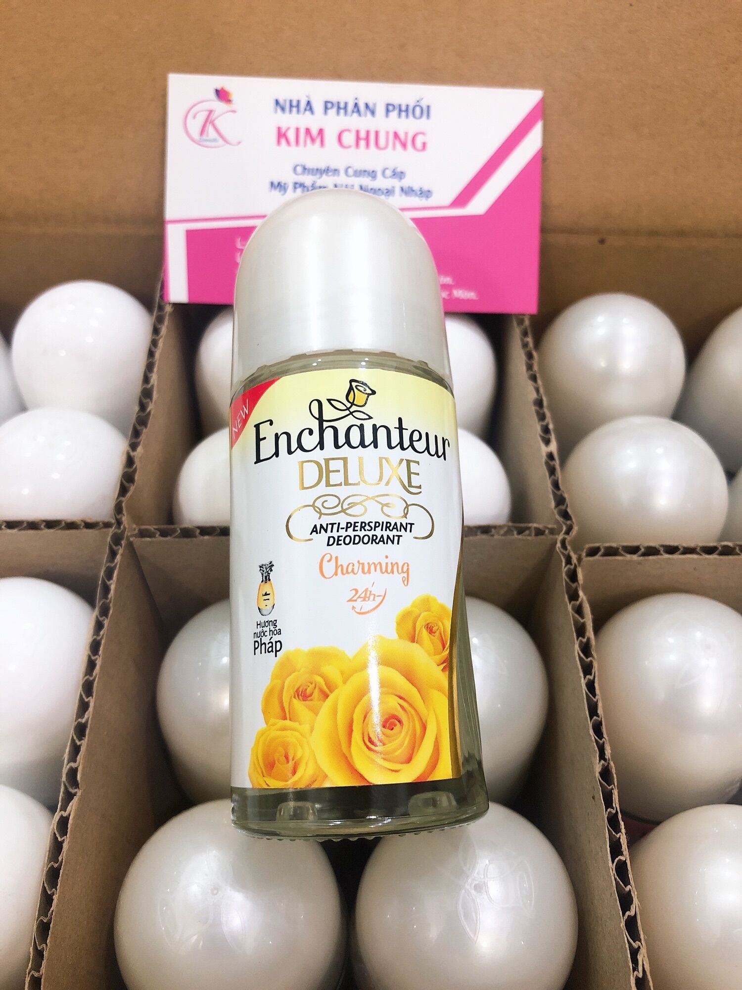Lăn khử mùi hương nước hoa Enchanteur Charming 50ml