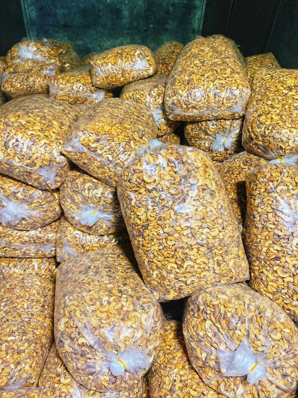 Hạt Điều Bể Vỏ 
pet 500 gram