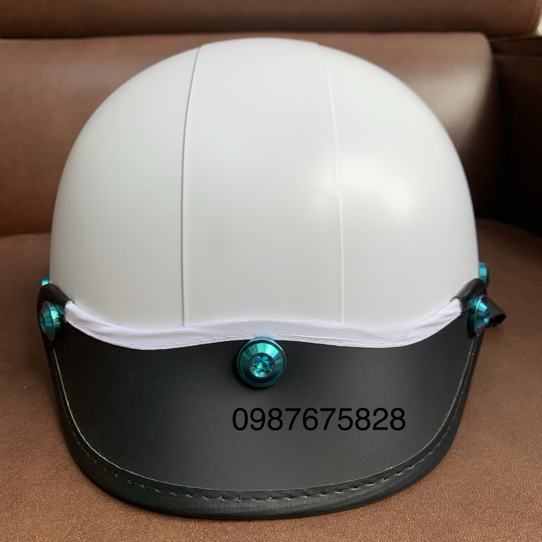 Nón sơn gắn 3 ốc titan gr5 { Chuẩn xịn }