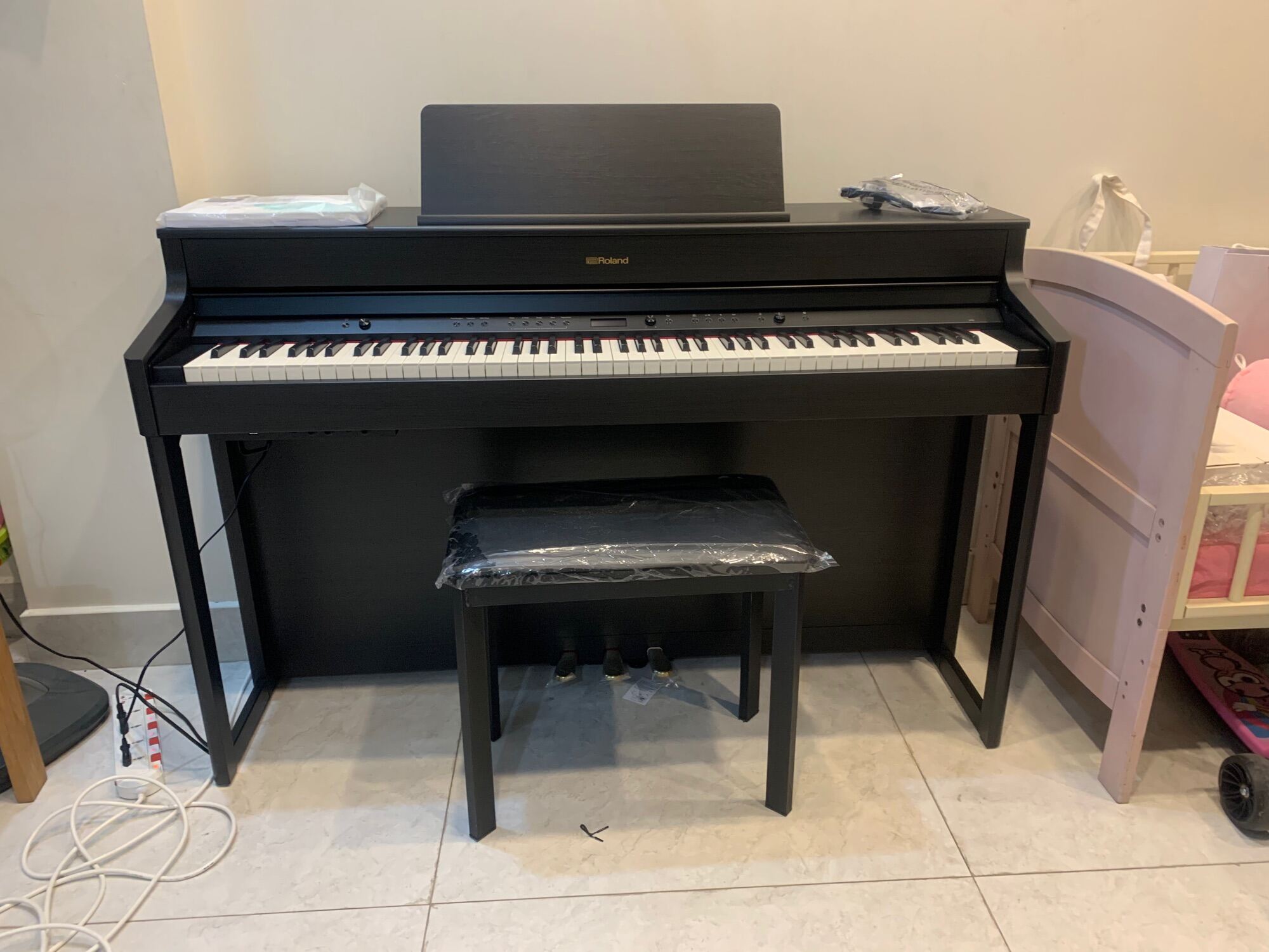 Piano HP702
