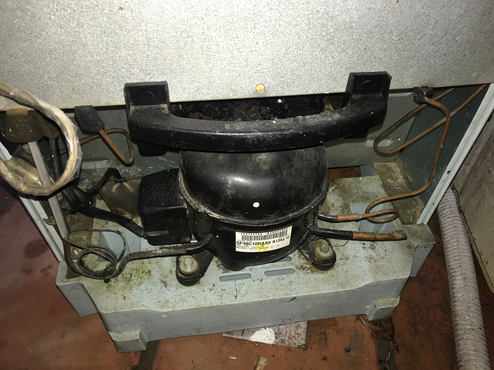 Tủ lạnh sanyo 120 lít quạt gió cũ dùng tốt