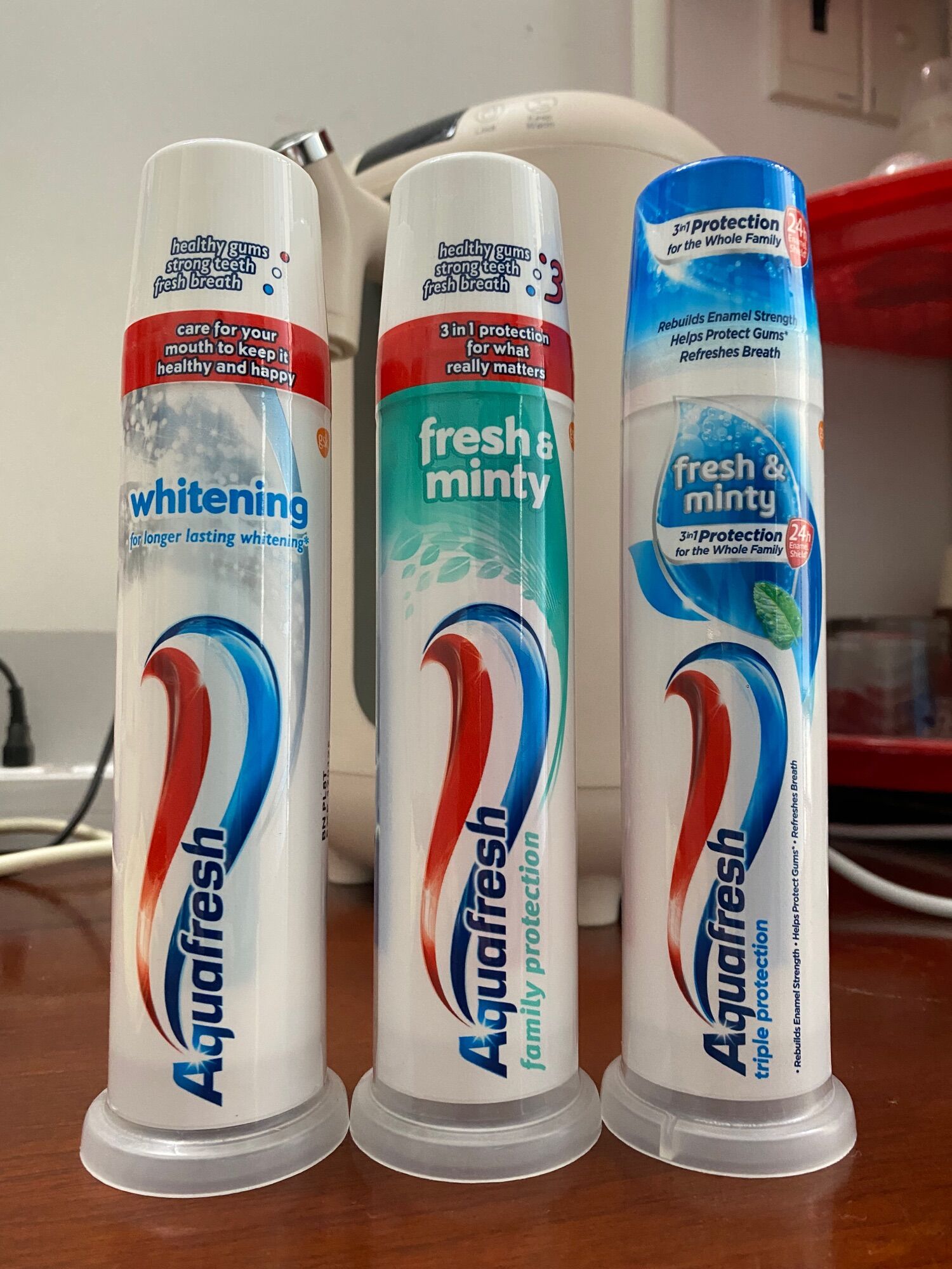 Kem đánh răng ống Aquafresh 100ml cho người lớn