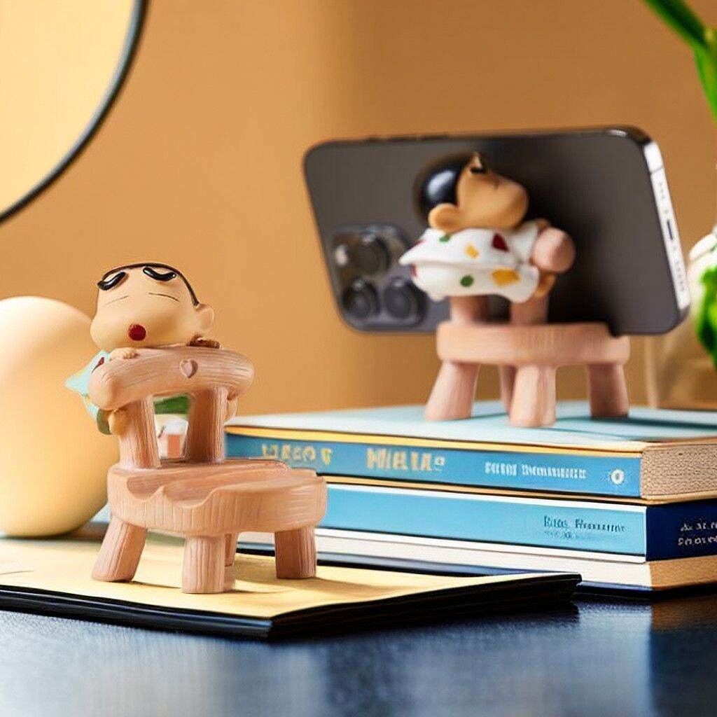 Mô hình shin chan(câu bé bút chì),giá đỡ điện thoại EDC M2