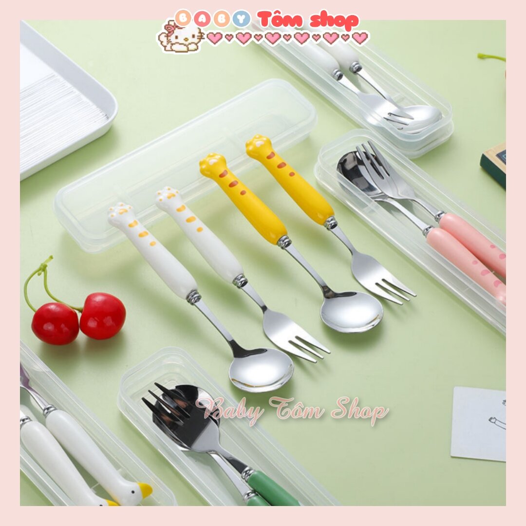 Bộ thìa dĩa inox cán sứ hình chân mèo kèm hộp nhựa,Baby Tôm,set thìa dĩa đũa văn phòng