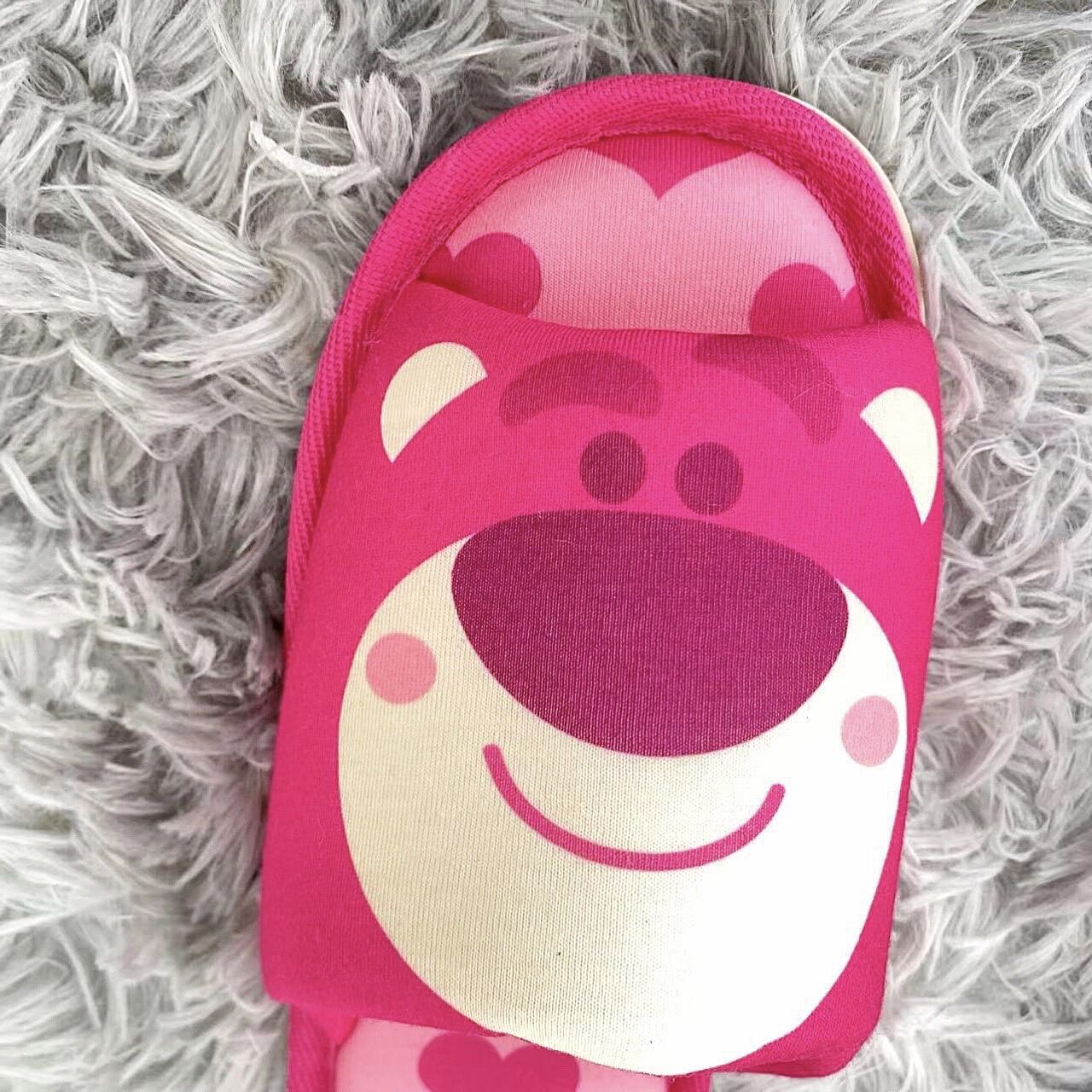 DÉP MANG TRONG NHÀ GẤU DÂU LOTSO