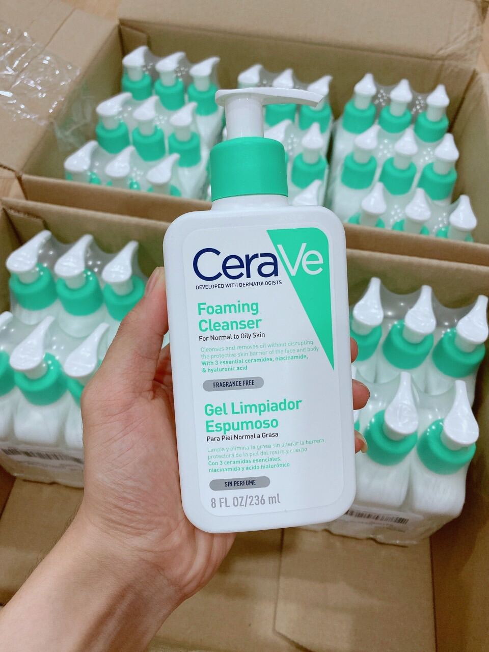 Sữa rửa mặt CeraVe Foaming Facial Cleanser 236ml