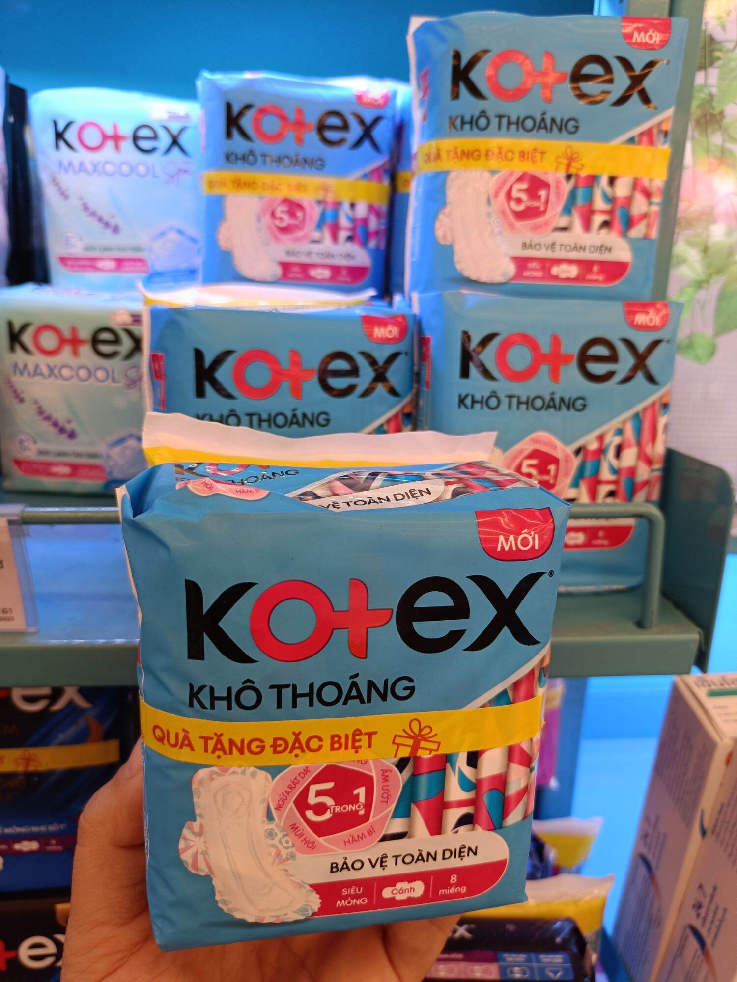Băng Vệ Sinh Kotex Khô Thoáng Siêu Mỏng Cánh