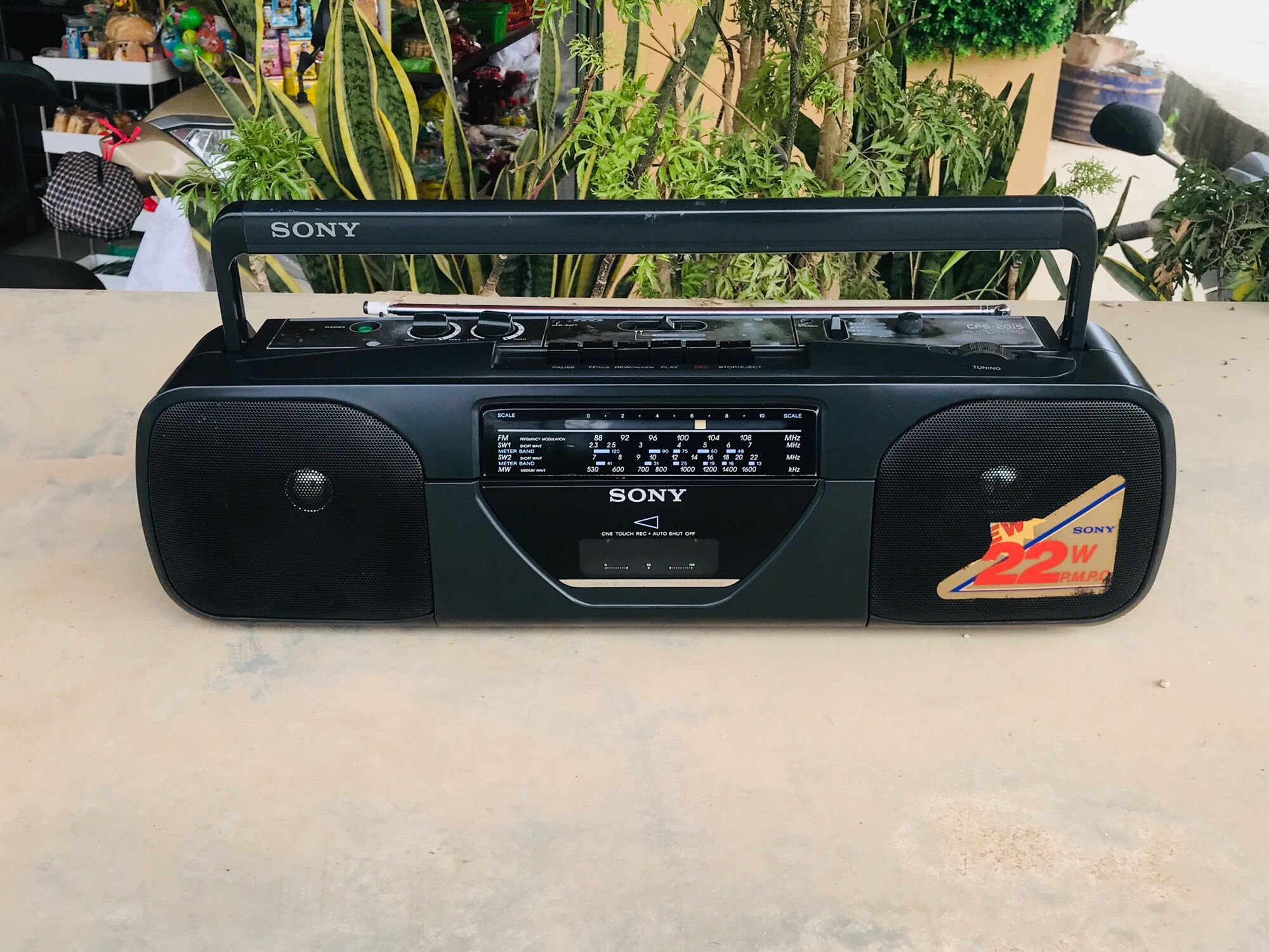 Đài Sony 201s hoạt động rất tốt, như hình,cực mới
