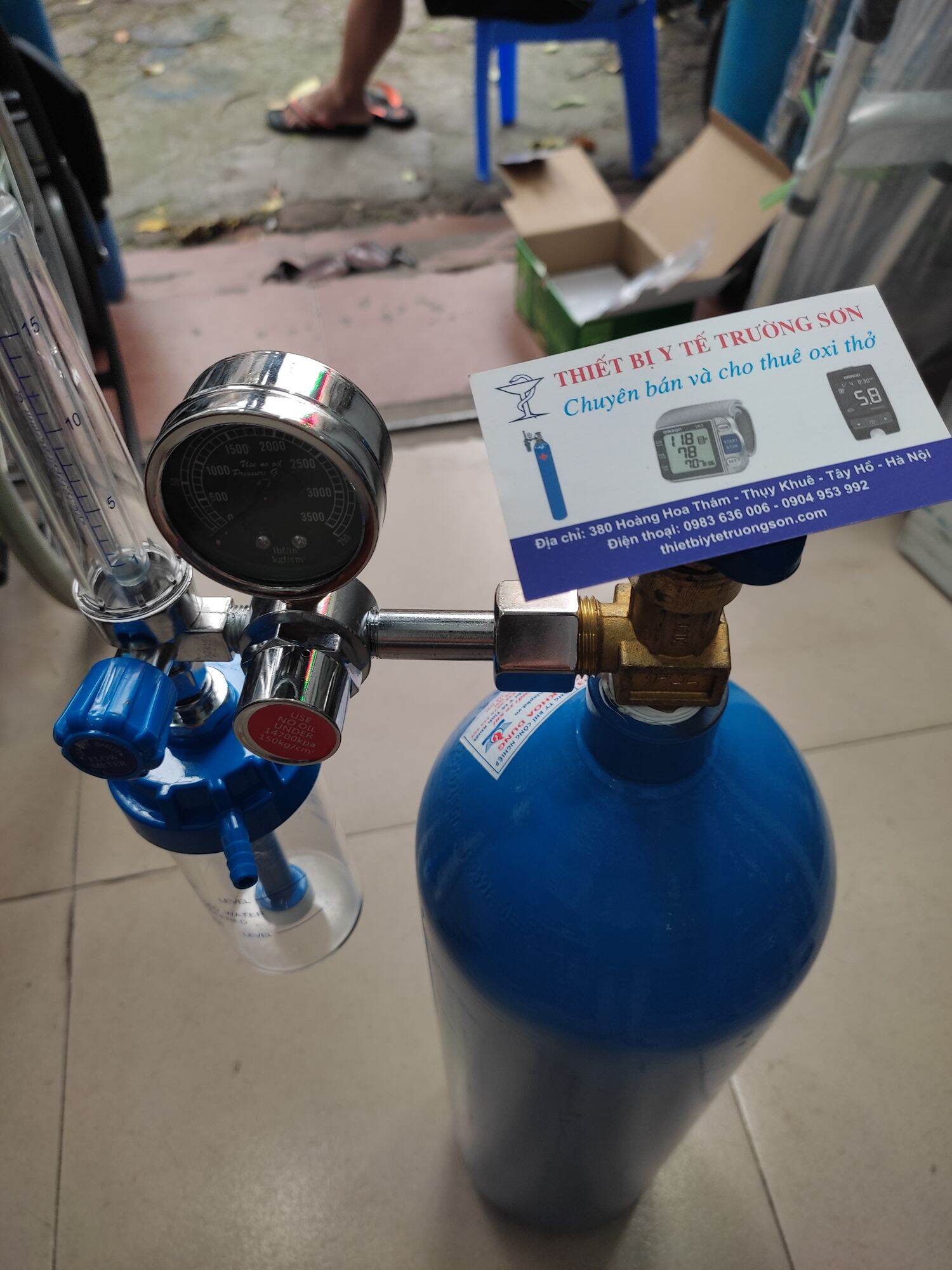 bình oxy thở 5lit kèm van điều áp, trọn bộ sử dụng ngay.