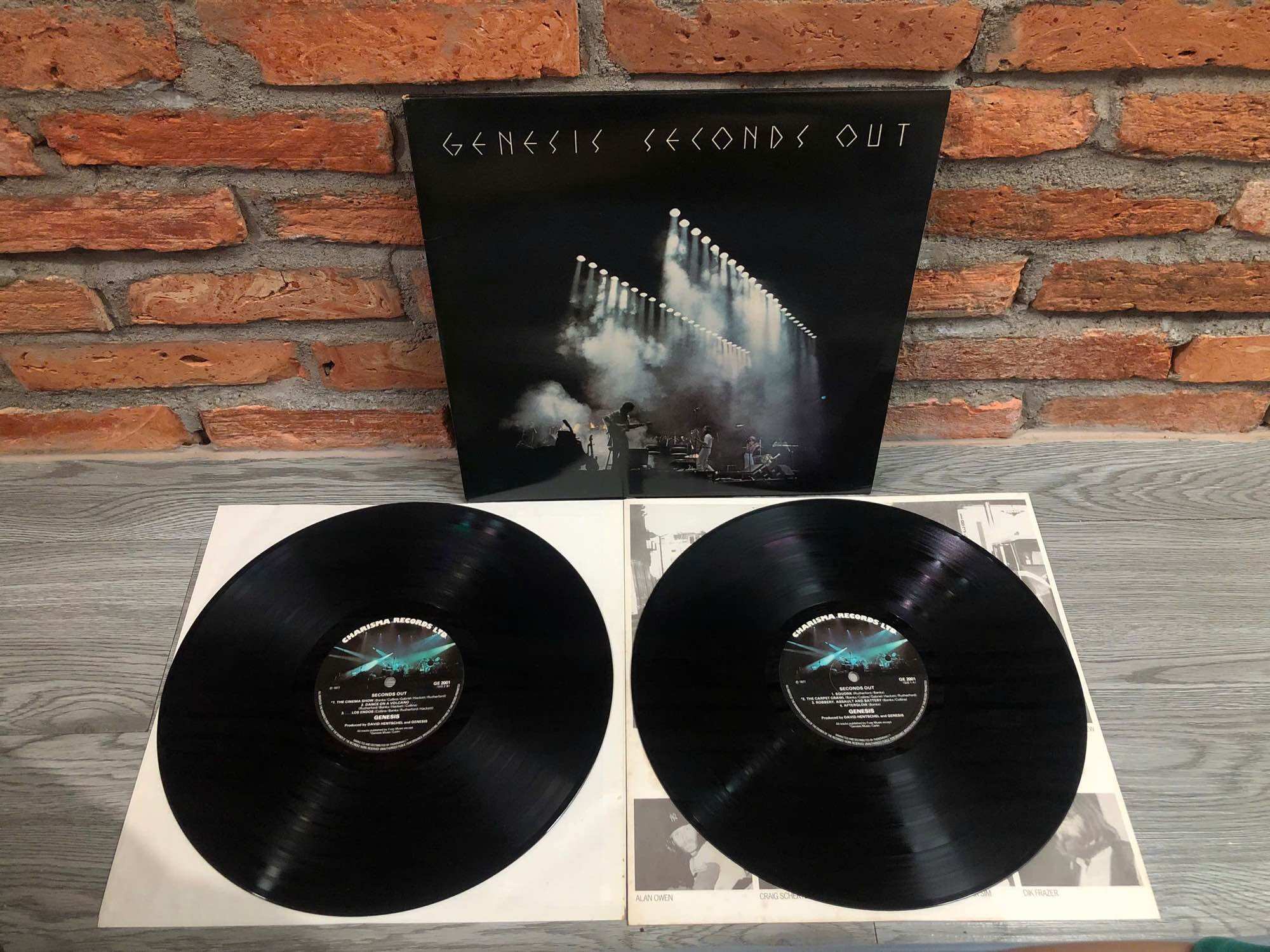 Bộ 2 Đĩa than vinyl ROCK : Genesis -Seconds Out -Được đánh giá là một trong những album trực tiếp hay nhất mọi thời đại