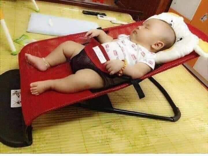 Ghế rung nhún cho bé yêu thư giãn