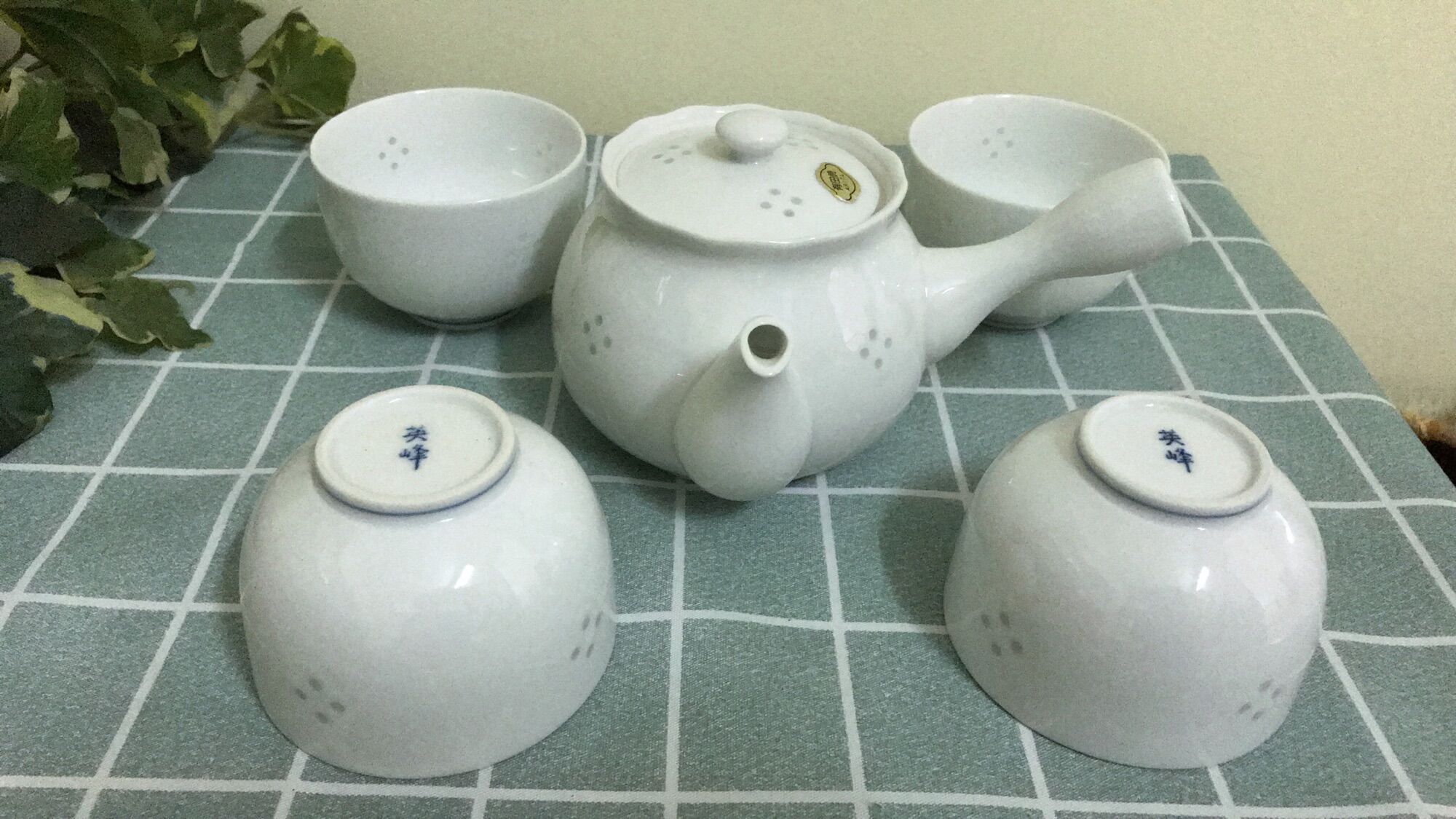 Bộ ấm trà gốm sứ Nhật