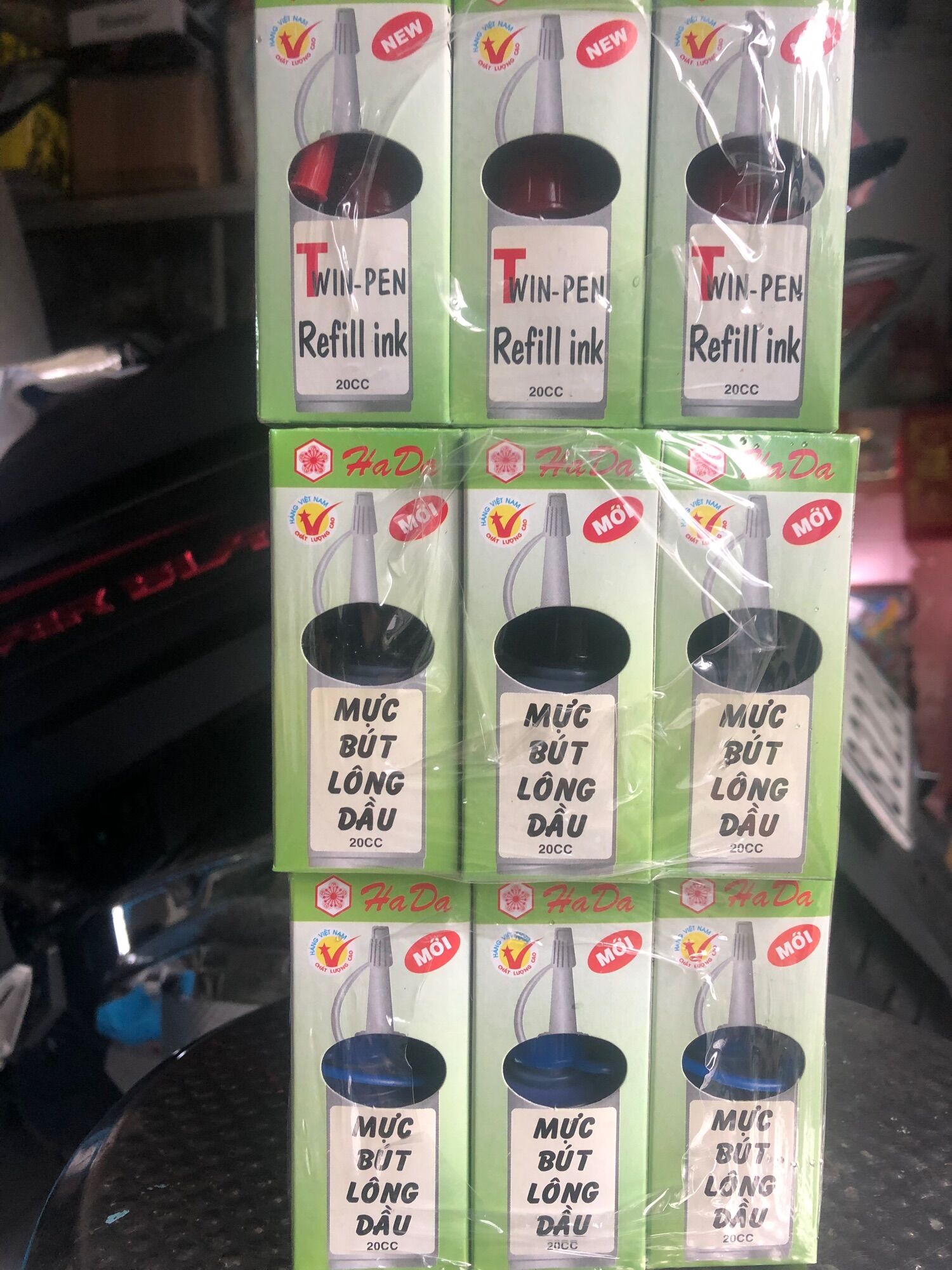 Lốc 12 chai mực bút lông dầu + lốc 10 cây viết