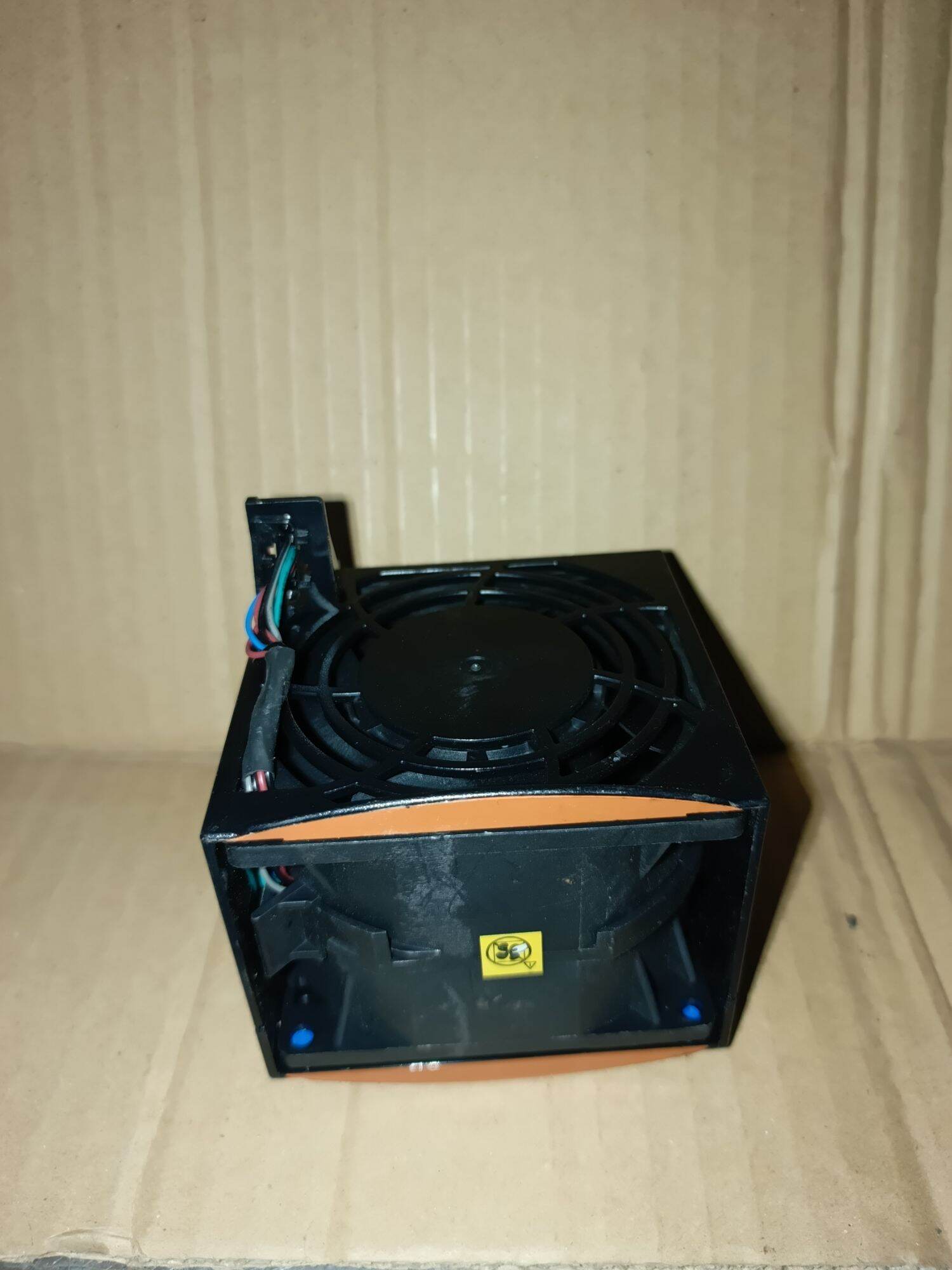 Quạt Tản Nhiệt 8x8cm~ 1.8A~12v