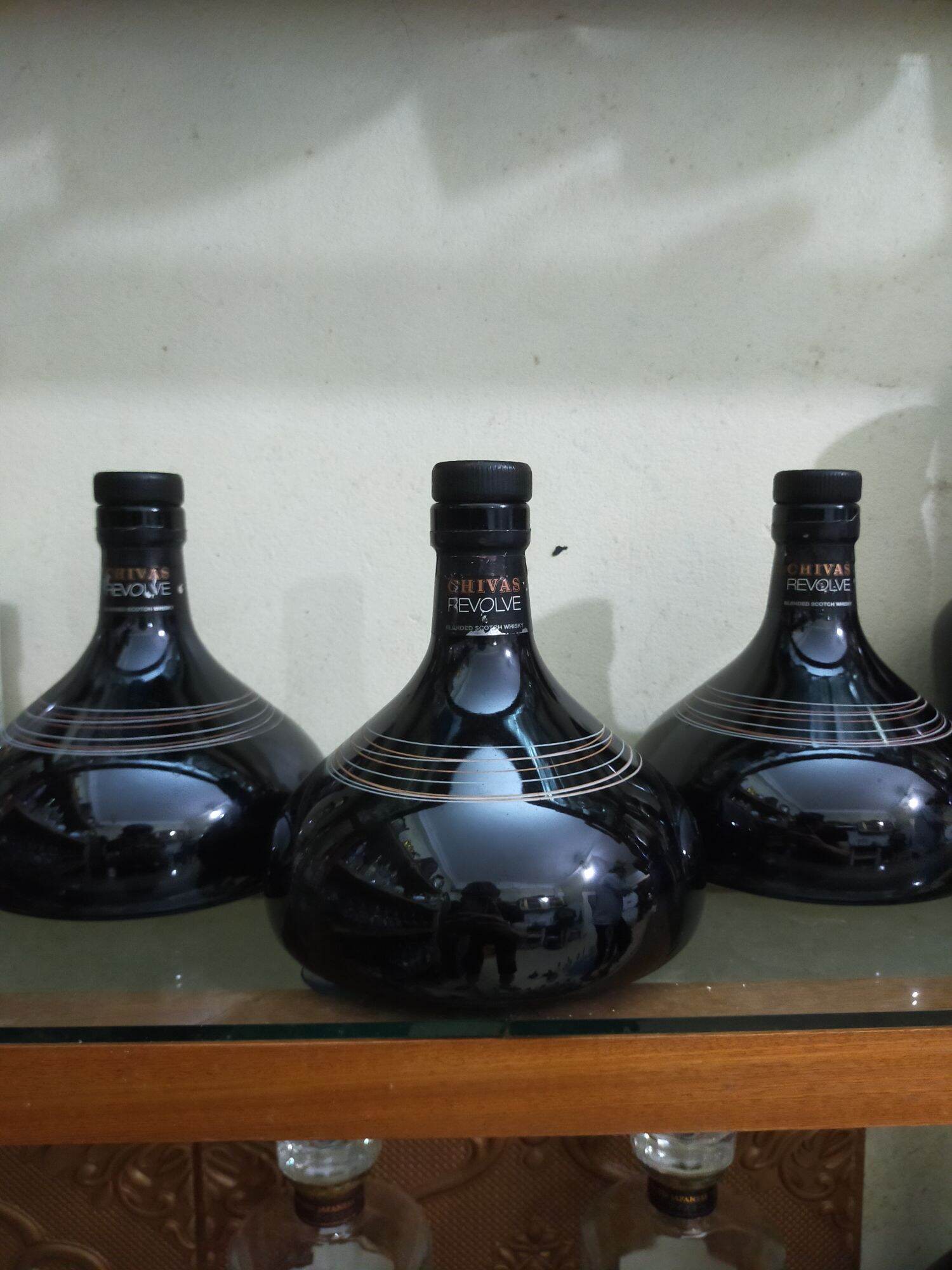 Vỏ chai rượu ngoại Chivas đĩa bay Xuất xứ Scotland