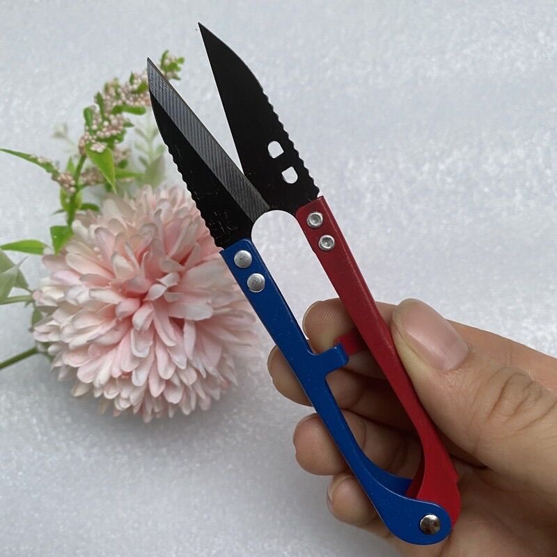 Kéo bấm chỉ răng cưa loại tốt- giá 1 cây.