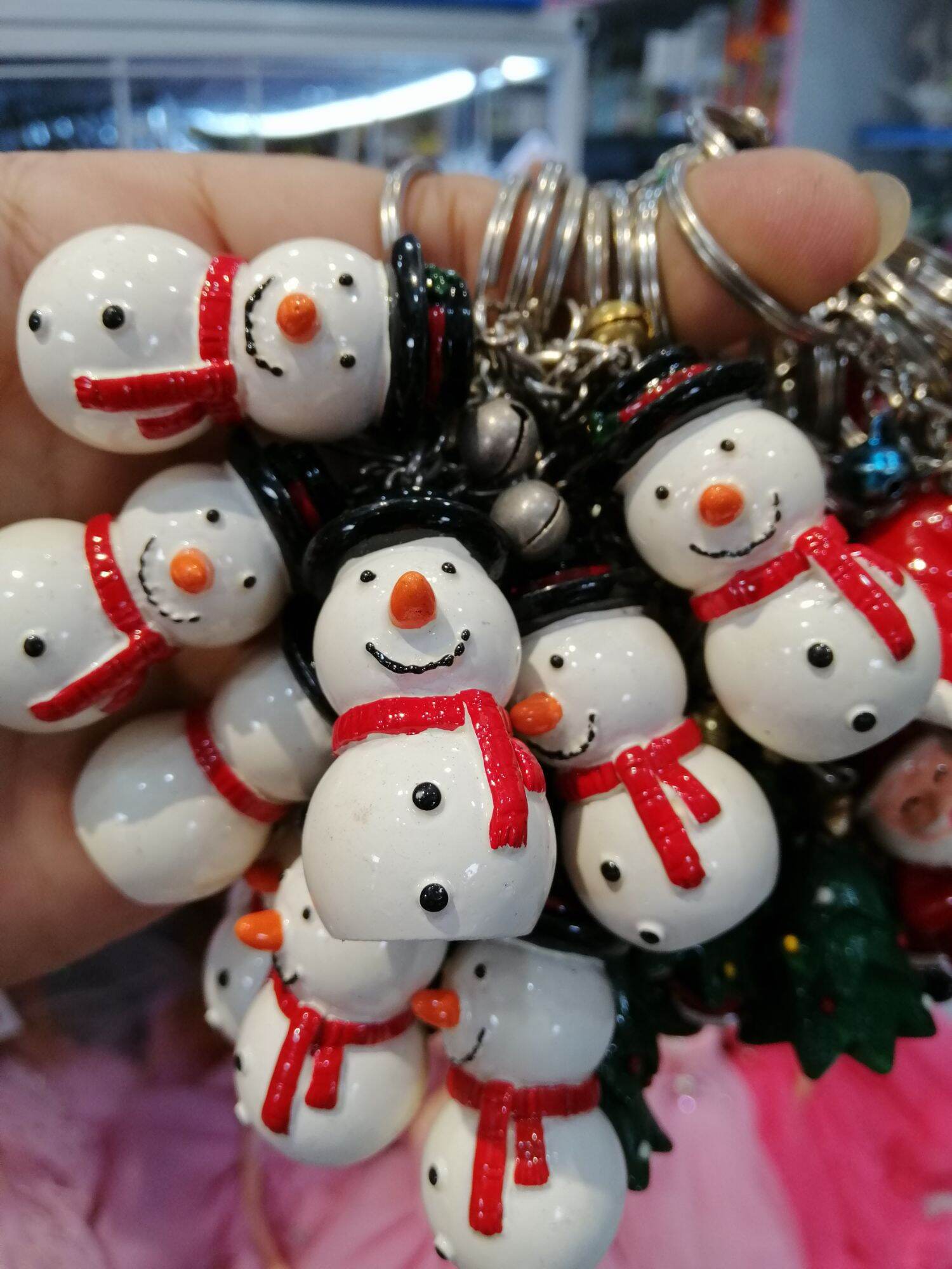 Móc khóa noel trang trí nhiều mẫu. móc khóa ông già noel. móc khóa cây thông noel. móc khóa người tuyết