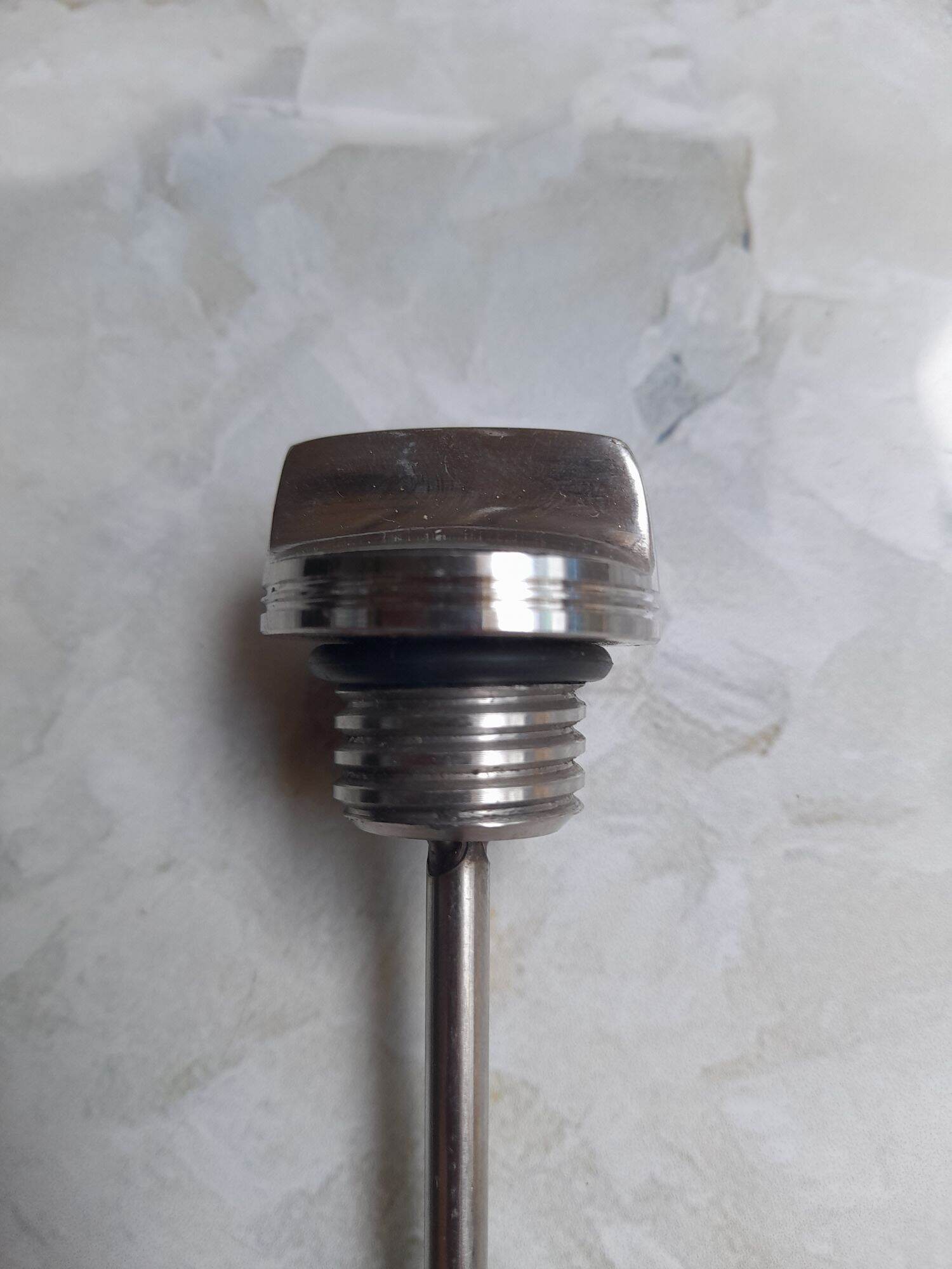 Ty thăm nhớt inox đặc xe dream, wave,.....