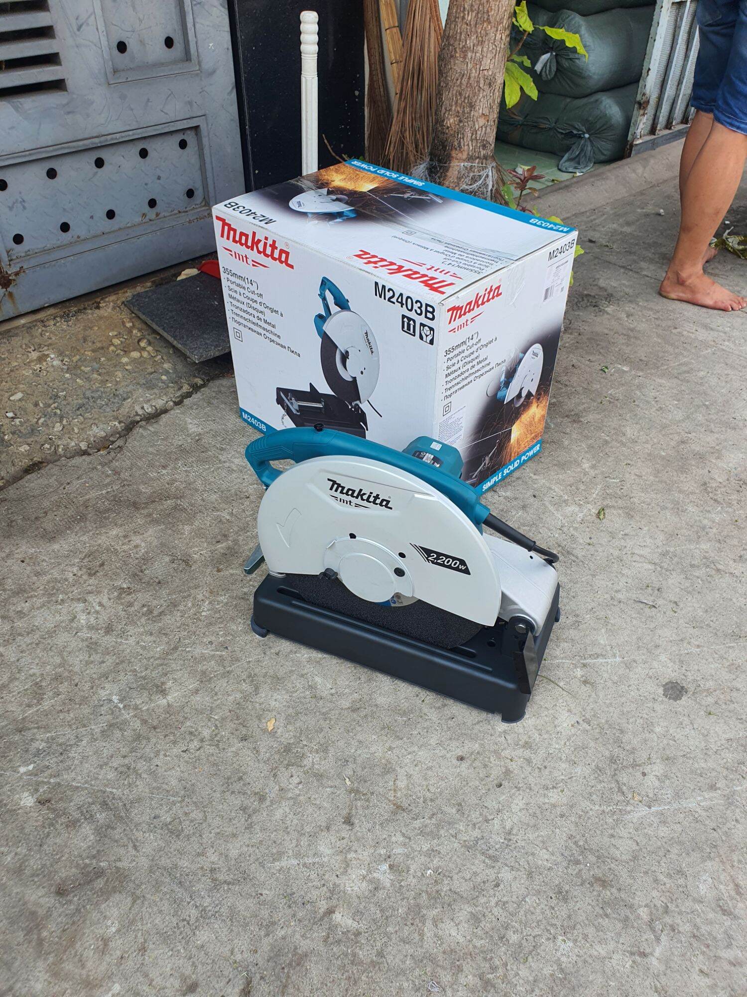 Máy cắt sắt bàn Makita M2403