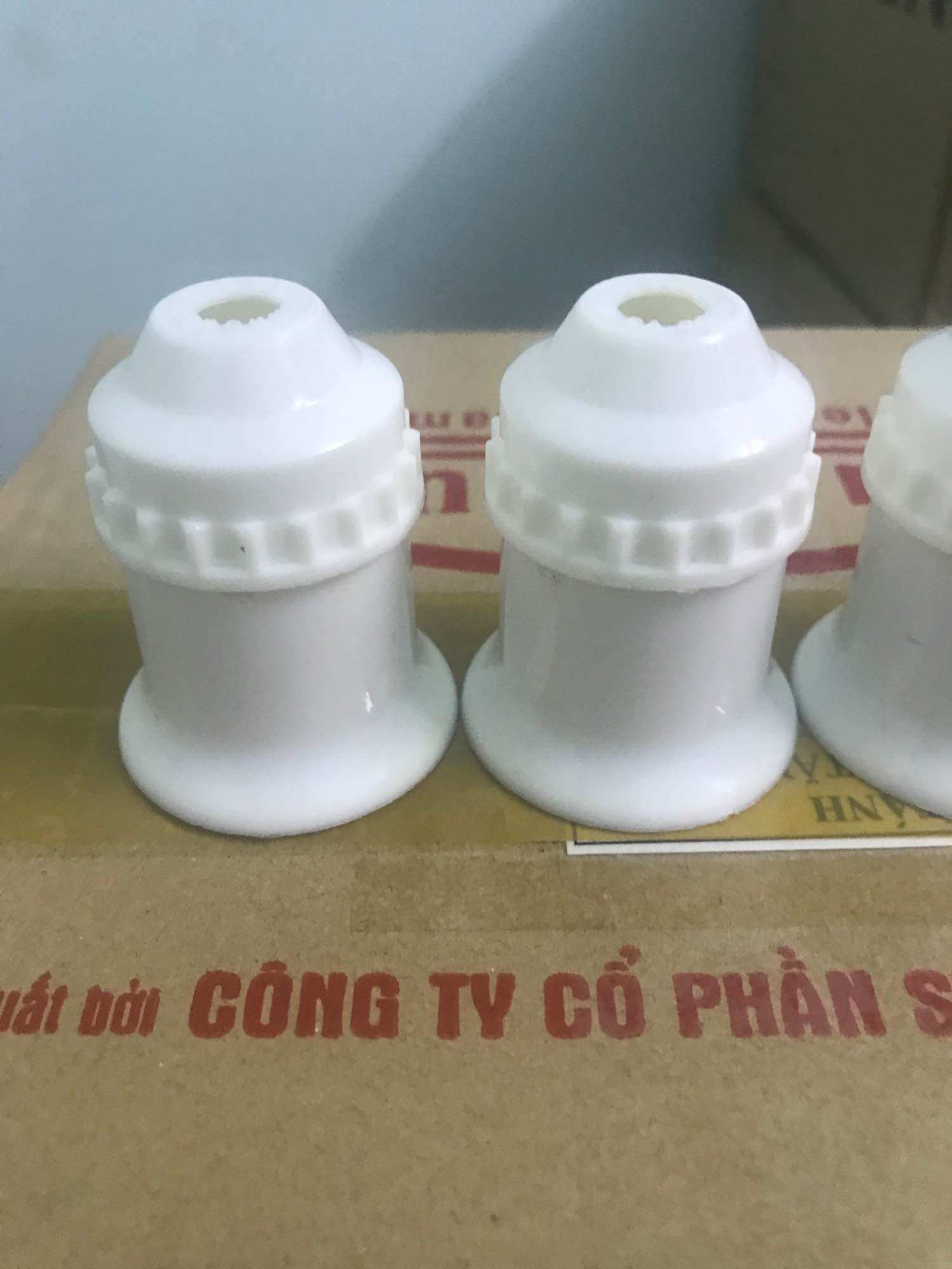 Đui đèn treo
