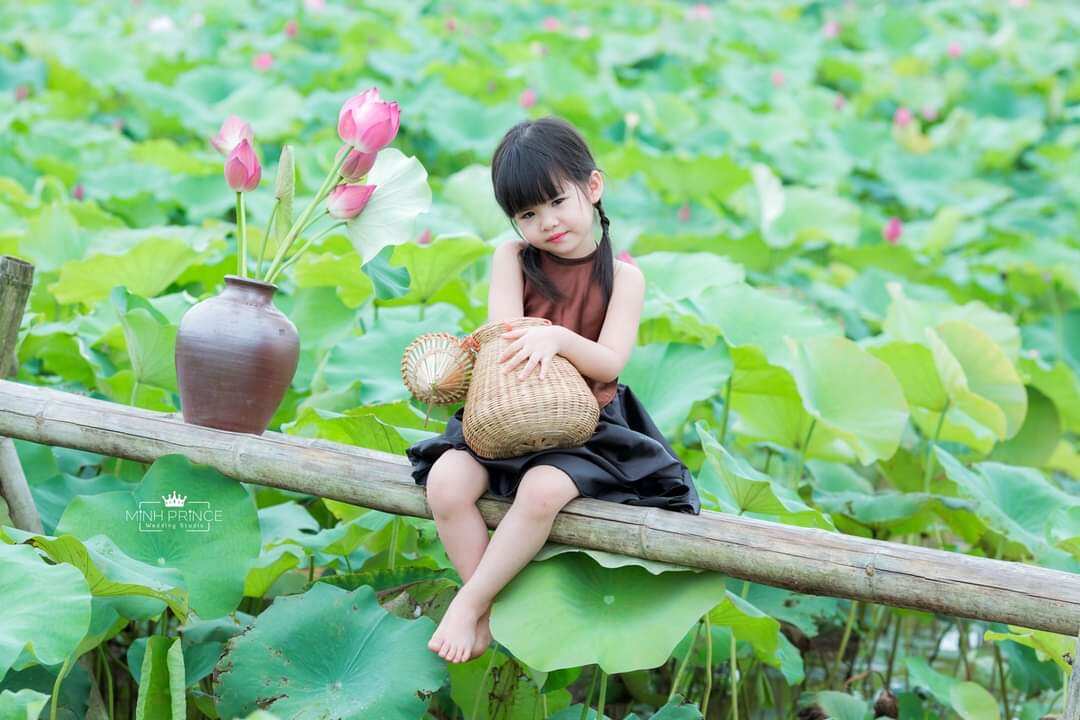 Yếm đào bé gái kèm mấn vải lụa mềm mịn size 7 - 27ky