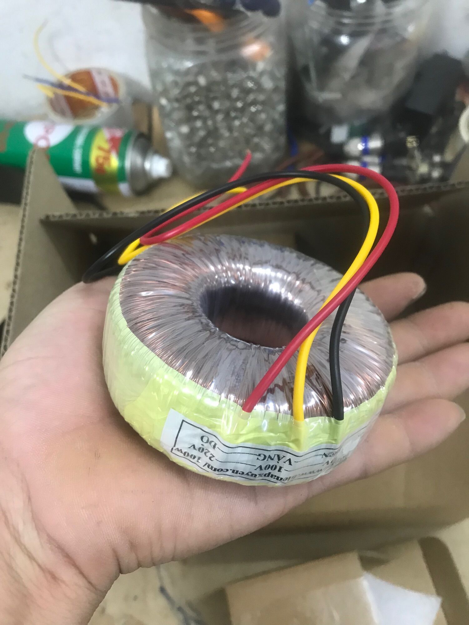 Biến áp đổi nguồn 100Va , 220V-100V